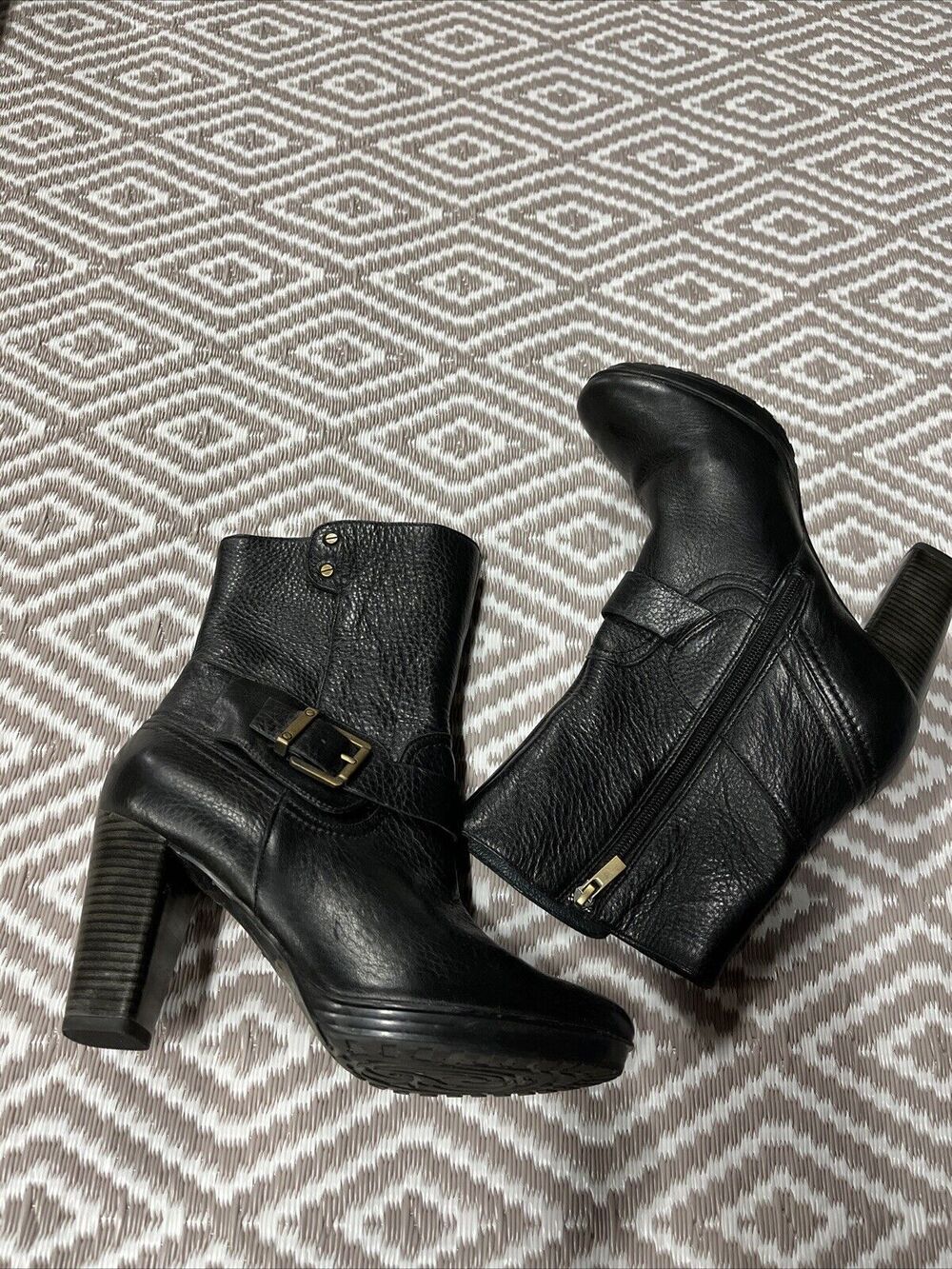 Clarks Indigo Women's Black Ankle Leather Boots 64503 Zip Up Sz 9M EUC - Picture 4 of 12